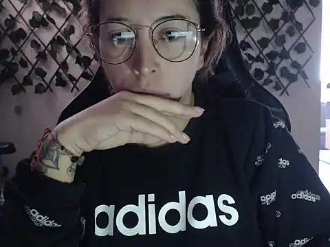 jeiana4u online show from 04-21-26, 08:23