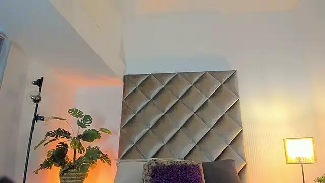 kaylarossi online show from 01-10-26, 05:48