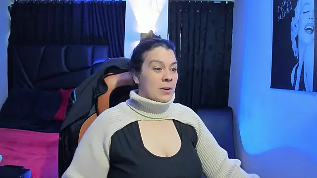 martina foxy  online show from 01-29-25, 11:51