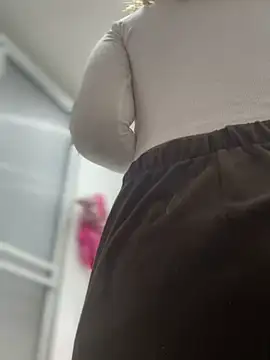 Mila Morgan online show from 01-10-25, 07:11