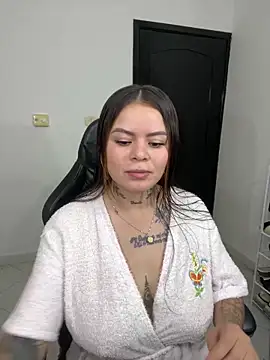 Snapshot of ivanna_rivera chatting on 12-22-25, 04:04 ivanna rivera online show from 12-22-25, 04:04