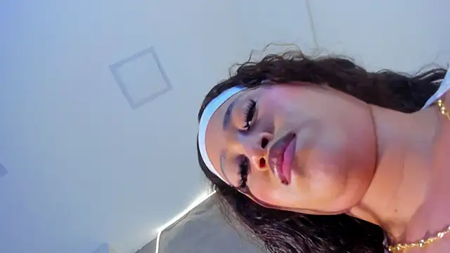 Isa  Blanc online show from 01-06-25, 05:30