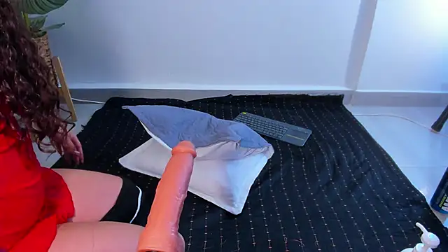 Isa  Blanc online show from 01-10-25, 05:58