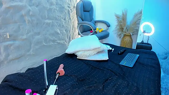 Isa  Blanc online show from 02-13-25, 09:20