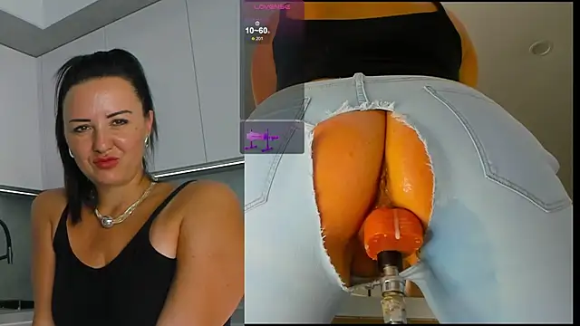 Snapshot of jess_benz chatting on 03-04-25, 05:42 jess benz online show from 03-04-25, 05:42
