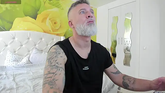 BlowMyXXL online show from 02-25-26, 08:35