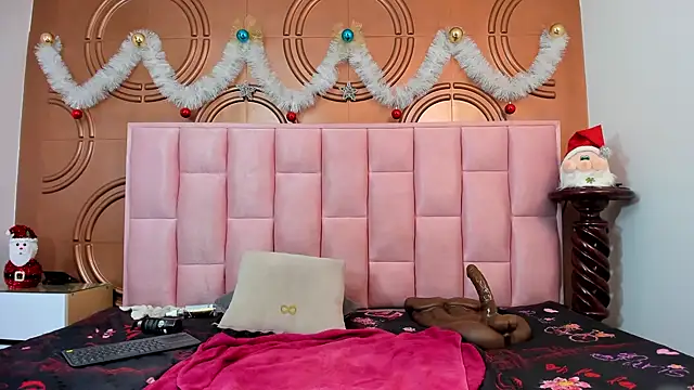 emmily keller19 online show from 12-27-24, 04:21