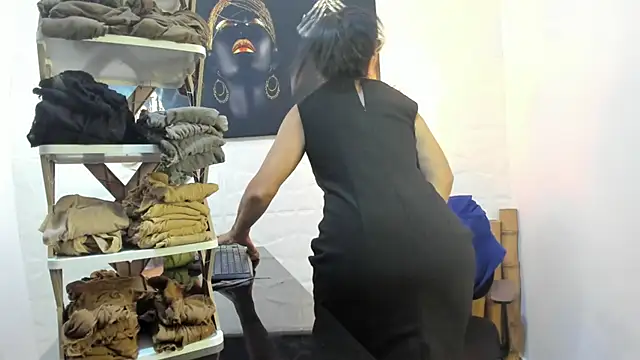 miss lucero1 online show from 02-20-25, 04:50