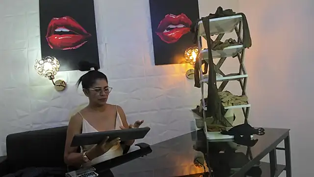 miss lucero1 online show from 03-17-25, 12:19