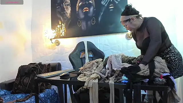 miss lucero1 online show from 10-11-25, 01:05