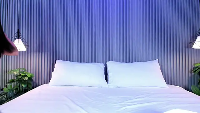 MaluDiaz online show from 12-18-25, 05:08