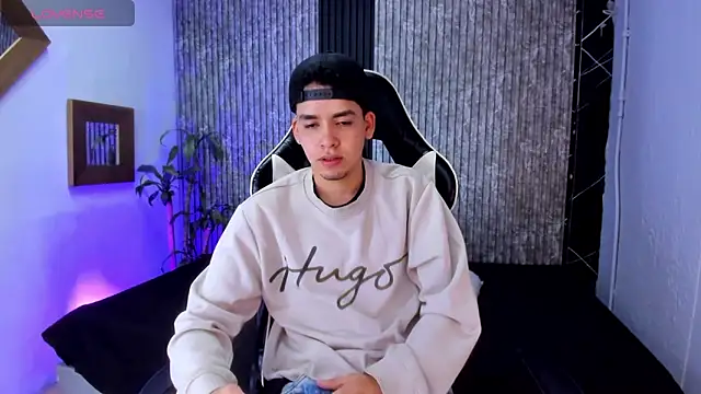 Mike 0233  online show from 09-26-25, 04:49