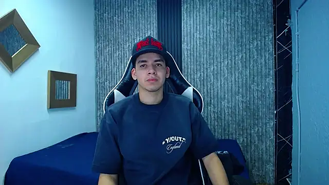 Mike 0233  online show from 11-28-25, 04:04