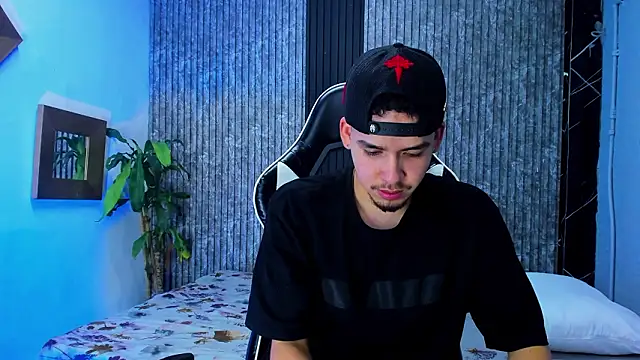 Mike 0233  online show from 02-01-26, 04:33