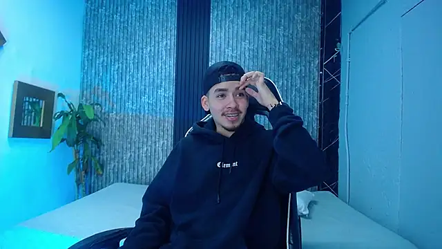 Mike 0233  online show from 02-04-26, 03:56