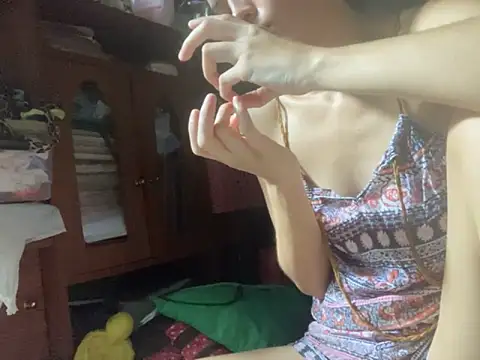 lilithanderson online show from 10-05-25, 08:51