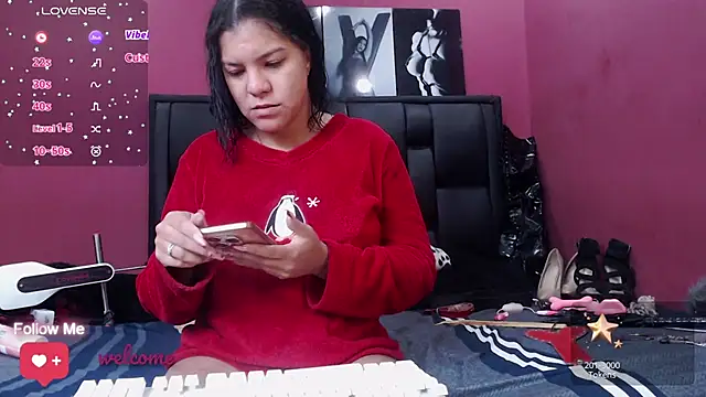 Snapshot of Karly_Grey_s chatting on 06-17-26, 02:18 Karly Grey s online show from 06-17-26, 02:18