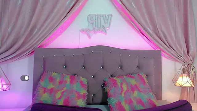 SexyJuliii21 online show from 12-30-24, 04:09