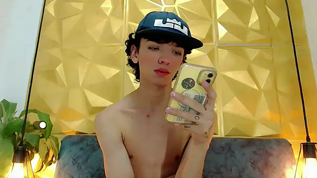 SexyJuliii21 online show from 01-21-25, 07:15