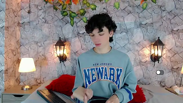 SexyJuliii21 online show from 02-04-25, 08:56