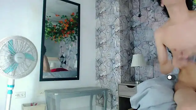 SexyJuliii21 online show from 02-04-25, 12:00