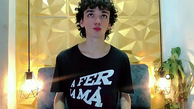 SexyJuliii21 online show from 02-07-25, 06:45