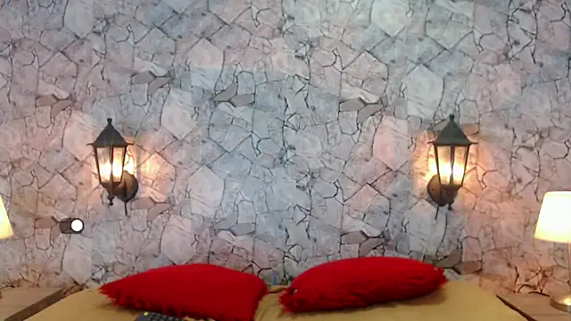 SexyJuliii21 online show from 03-06-25, 09:42