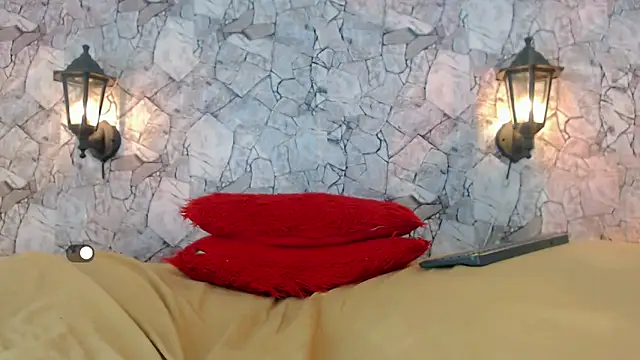 SexyJuliii21 online show from 03-07-25, 12:48