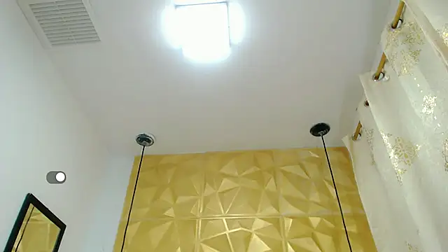 SexyJuliii21 online show from 03-21-25, 03:44