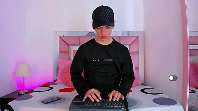 SexyJuliii21 online show from 09-27-25, 08:58