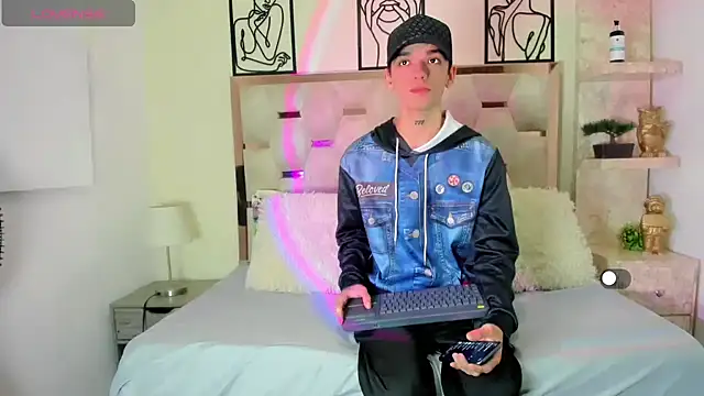 SexyJuliii21 online show from 09-28-25, 09:09