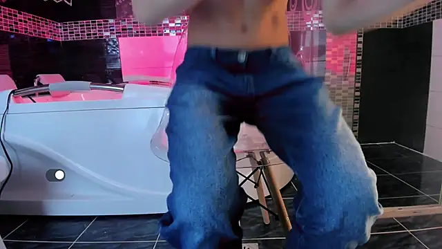 SexyJuliii21 online show from 10-08-25, 09:45