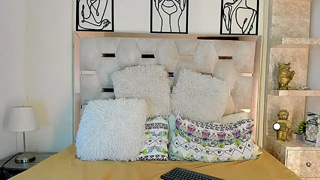 SexyJuliii21 online show from 10-10-25, 10:58