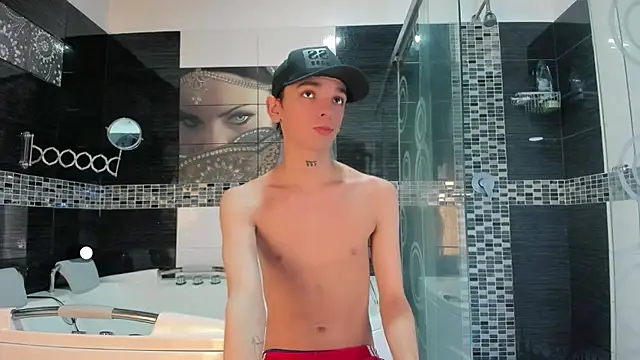 SexyJuliii21 online show from 10-26-25, 04:29