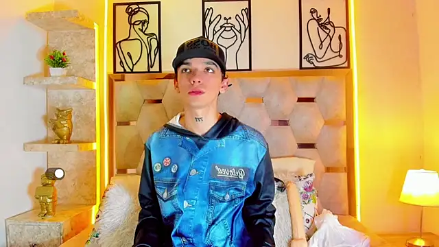 SexyJuliii21 online show from 10-27-25, 05:44