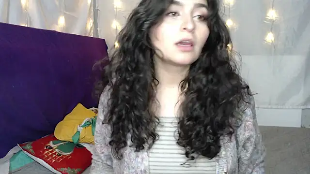 Snapshot of Marci_owo chatting on 12-16-24, 05:00 Marci owo online show from 12-16-24, 05:00
