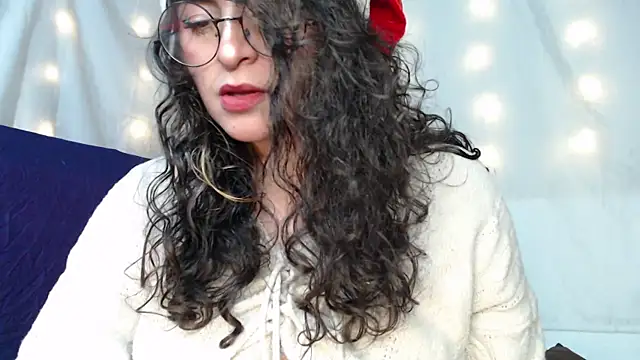 Snapshot of Marci_owo chatting on 12-19-24, 06:56 Marci owo online show from 12-19-24, 06:56