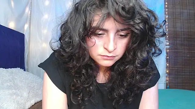 Snapshot of Marci_owo chatting on 12-26-24, 06:43 Marci owo online show from 12-26-24, 06:43