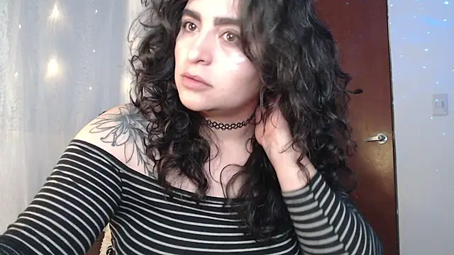 Snapshot of Marci_owo chatting on 01-23-25, 07:32 Marci owo online show from 01-23-25, 07:32
