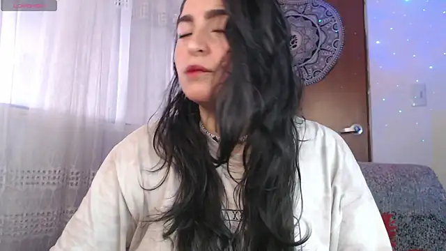 Snapshot of Marci_owo chatting on 10-05-25, 01:42 Marci owo online show from 10-05-25, 01:42