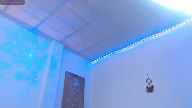 Snapshot of Marci_owo chatting on 10-15-25, 04:18 Marci owo online show from 10-15-25, 04:18