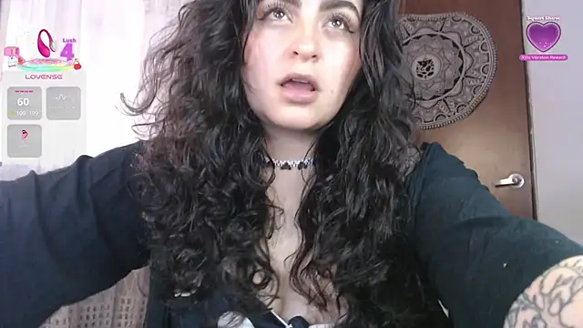 Snapshot of Marci_owo chatting on 10-16-25, 05:25 Marci owo online show from 10-16-25, 05:25