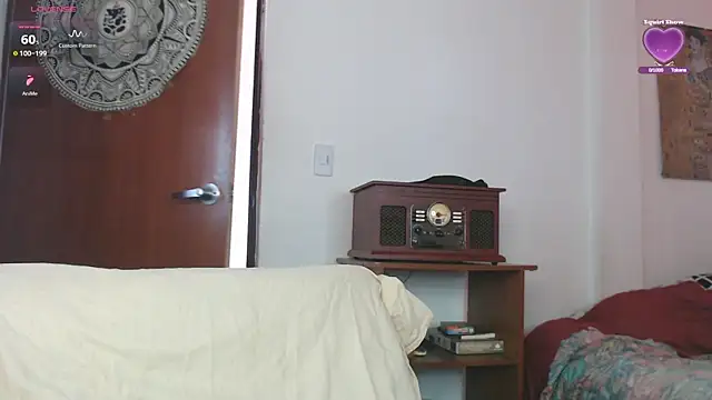 Snapshot of Marci_owo chatting on 10-17-25, 05:37 Marci owo online show from 10-17-25, 05:37