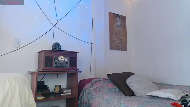 Snapshot of Marci_owo chatting on 10-21-25, 06:52 Marci owo online show from 10-21-25, 06:52