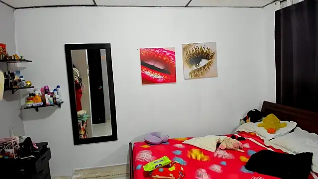 Snapshot of aleziiacam chatting on 10-02-25, 06:53 aleziiacam online show from 10-02-25, 06:53