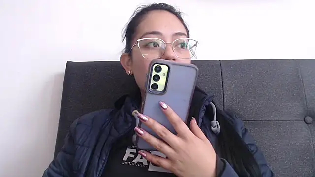 Snapshot of Alisha_99 chatting on 10-22-25, 01:22 Alisha 99 online show from 10-22-25, 01:22