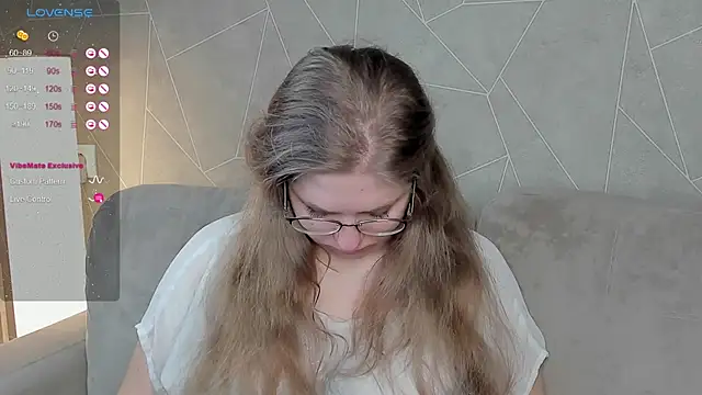 Snapshot of Megan_Violer chatting on 12-23-24, 06:48 Megan Violer online show from 12-23-24, 06:48