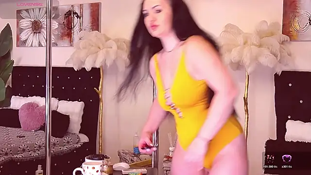 Snapshot of Estheraa chatting on 02-14-26, 05:26 Estheraa online show from 02-14-26, 05:26