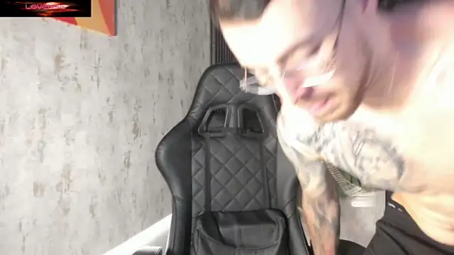 CodyWalkerR online show from 06-26-26, 05:39