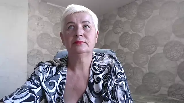 NicoleOlla online show from 10-17-25, 09:23